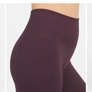NWT Spanx leggings in plum
